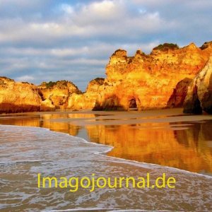 Steilküste von Alvor im Morgenlicht